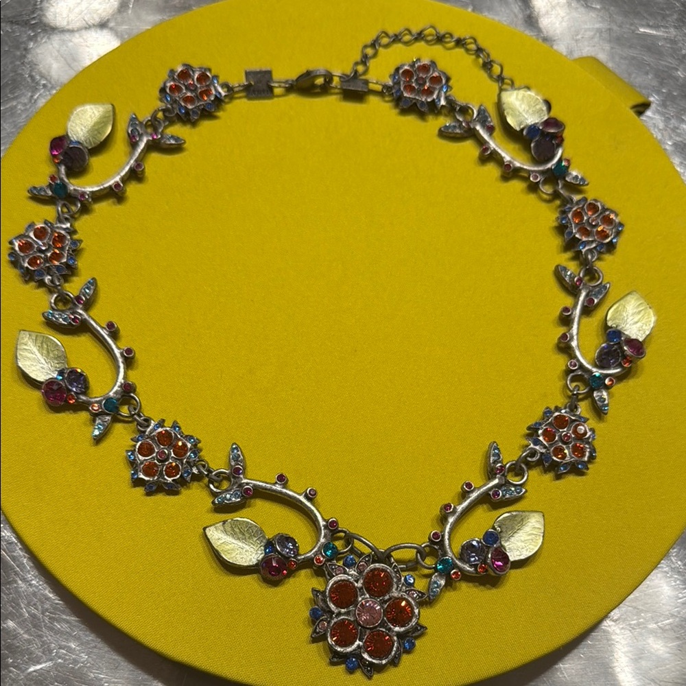 Collier konplott